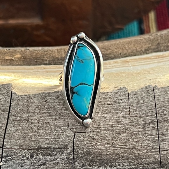 Vintage Native American Sterling Silver Turquoise Ring - Picture 4 of 11